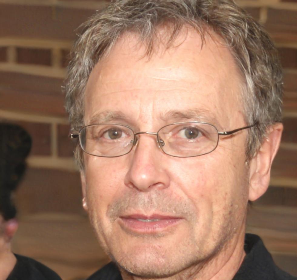 Porträt von Lennard Fischbach, Dozent für Budgetplanung